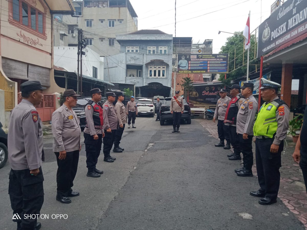 humaspolsekArea's tweet photo. Medan-Antisipasi Guantibmas & Kesiapan tugas,Pawas Kasi Humas Polsek Medan Area Aiptu Junaedi pimpin Serah Terima piket Fungsi (23-9-26)
#Serahterimapiketfungsi
#Integritasdanhumanisdalammelayanimasyarakat
#PolriUntukMasyarakat/CallCenter110
#Collabs
Akpol2013MedanAman https://t.co/4XEzSaOwEO