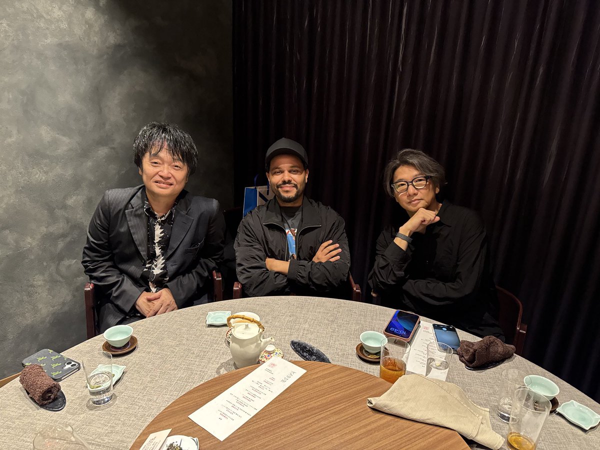 Genki_JPN's tweet photo. The Weeknd had dinner with Persona Director Katsura Hashino and ICO, Shadow of the Colossus creator Fumito Ueda in Japan!

via @theweeknd https://t.co/wemDn5IZRx