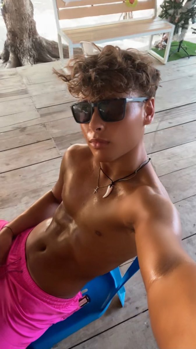 C_R96o's tweet photo. I know im your type 🔥 

https://t.co/PoGkzQZqZ6 https://t.co/8QoHDJ2w95