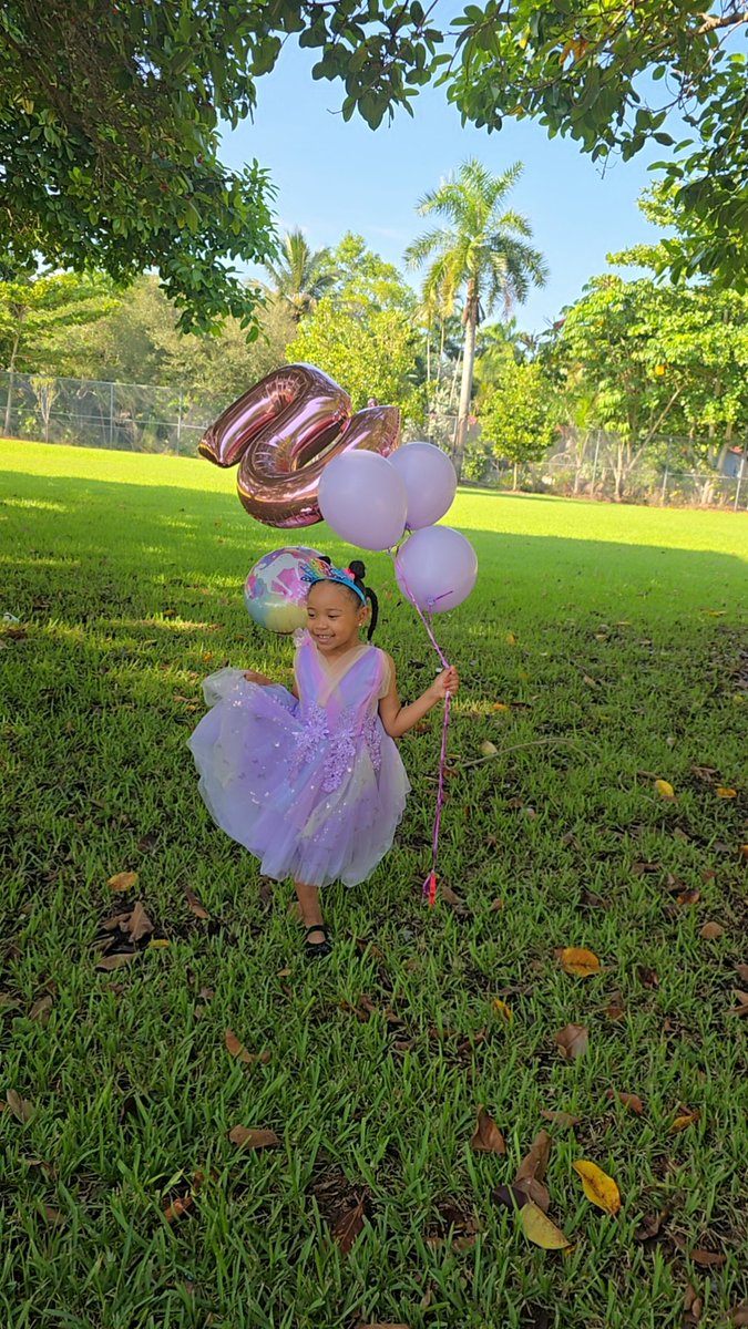 Mia_M2010's tweet photo. Baby #3 turned 5 last week!!! Sometimes it's still soooo surreal that I'm a mommy.... even though I have 5. 😅😍 https://t.co/jBkFWZ0HQN