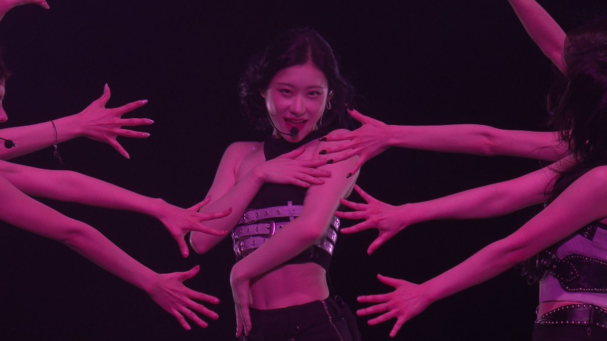 ITZYofficial's tweet photo. ITZY 3RD WORLD TOUR <TUNNEL VISION> in EUROPE & UK

ITZY “Wild Wild West”
🎥 https://t.co/qwliIK31XI

ITZY “마.피.아. In the morning”
🎥 https://t.co/mlZVQxAx7q

ITZY “Sorry Not Sorry”
🎥 https://t.co/0e3MIfOSvw

#ITZY #MIDZY @ITZYofficial
#ITZY_TUNNELVISION
#ITZY_TNVS
#ITZY_WORLD_TOUR
#WildWildWest
#마피아_inthemorning
#SorryNotSorry