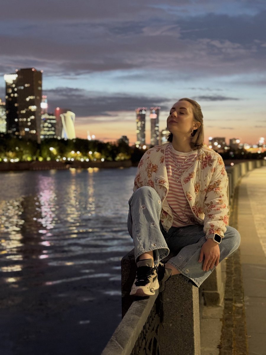 VioletVosfg's tweet photo. Это я от закатов кайфую, сейчас уже дома🌅💁🏼‍♀️
#Борискина #Moscow #чемрозовеезакаттемблагороднееподкат😅 https://t.co/QptiY883jb