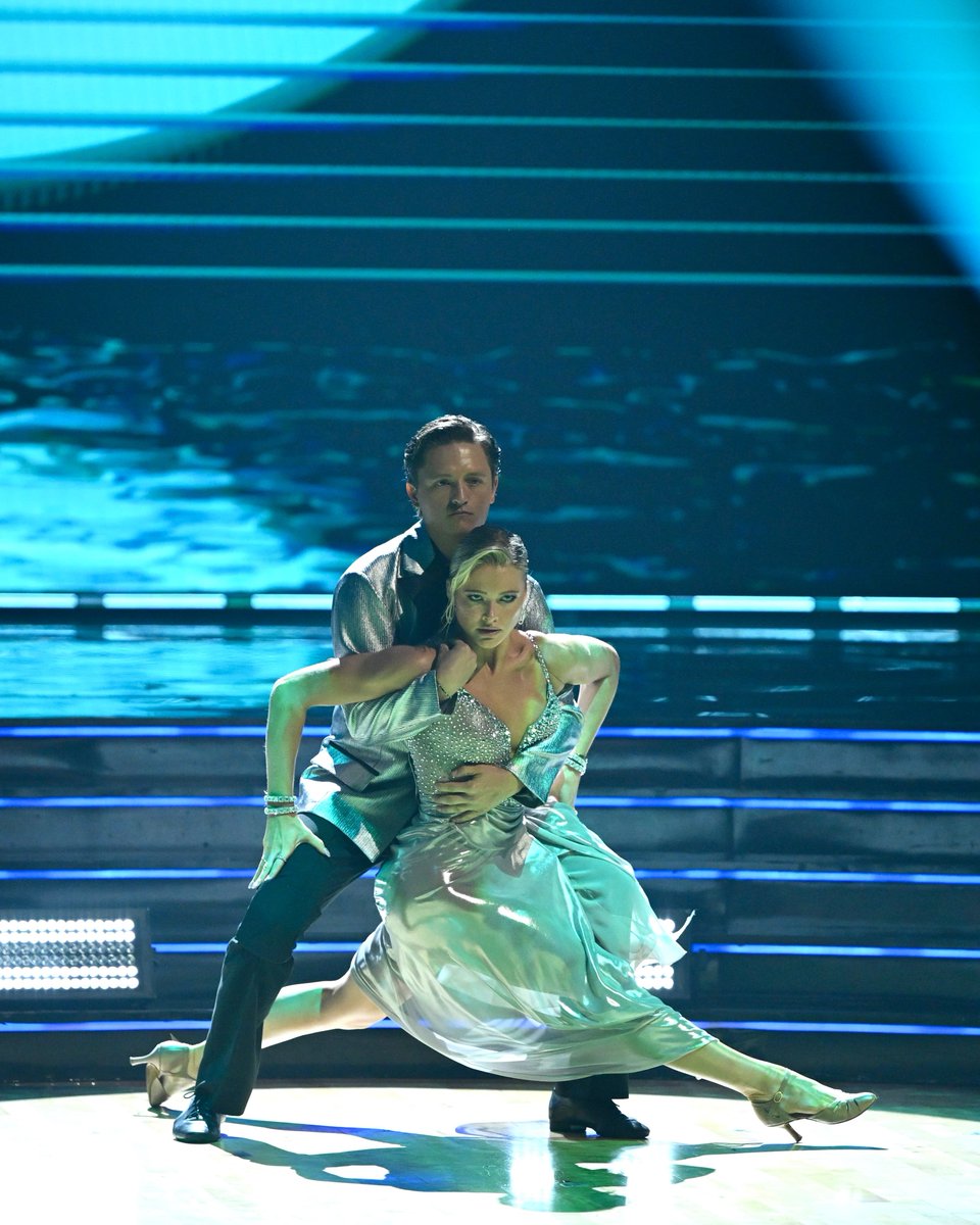 eslammado2030's tweet photo. Messy performance or pure genius the judges just didn't get? A deep, critical breakdown of Connor Wood and Rylee Arnold's latest appearance:
https://t.co/iKyyXcjOvs
#DancingWithTheStars #ConnorWood #TrendifyX https://t.co/I4X4dG4AwH