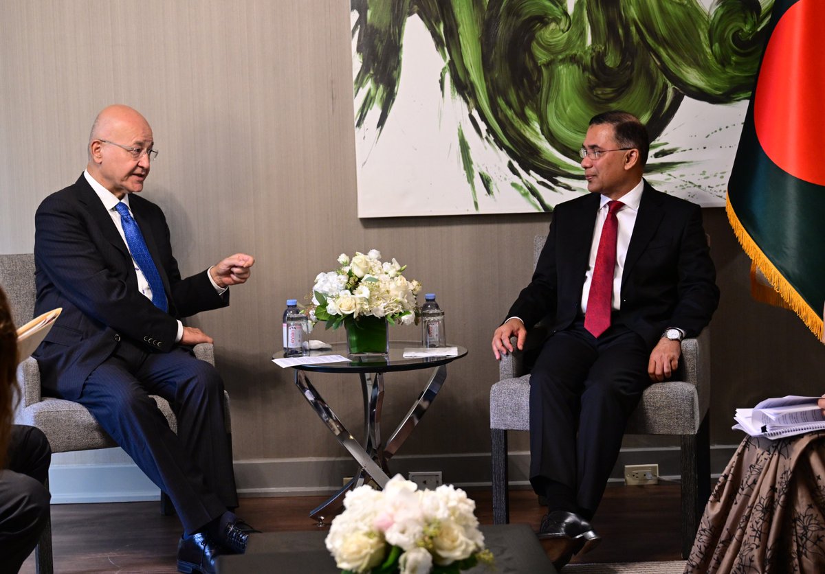 UNHCR_BGD's tweet photo. Our High Commissioner Barham Salih met Bangladesh PM @trahmanbnp in New York, thanking 🇧🇩 for hosting 1.2M+ Rohingya refugees for nearly a decade.

They discussed sustaining international support &amp; building stronger momentum towards solutions to the Rohingya crisis.

📷 PMO 🇧🇩 https://t.co/Ahfw14sg1o