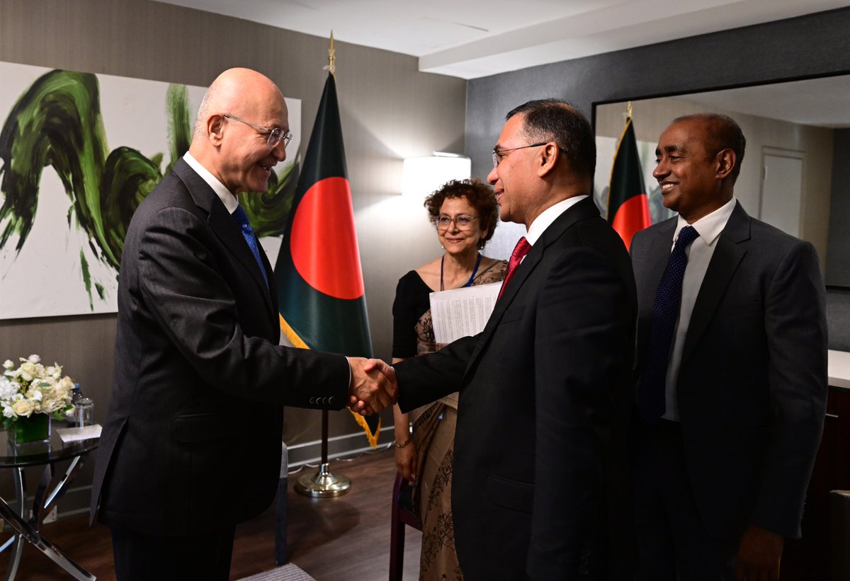 UNHCR_BGD's tweet photo. Our High Commissioner Barham Salih met Bangladesh PM @trahmanbnp in New York, thanking 🇧🇩 for hosting 1.2M+ Rohingya refugees for nearly a decade.

They discussed sustaining international support &amp; building stronger momentum towards solutions to the Rohingya crisis.

📷 PMO 🇧🇩 https://t.co/Ahfw14sg1o