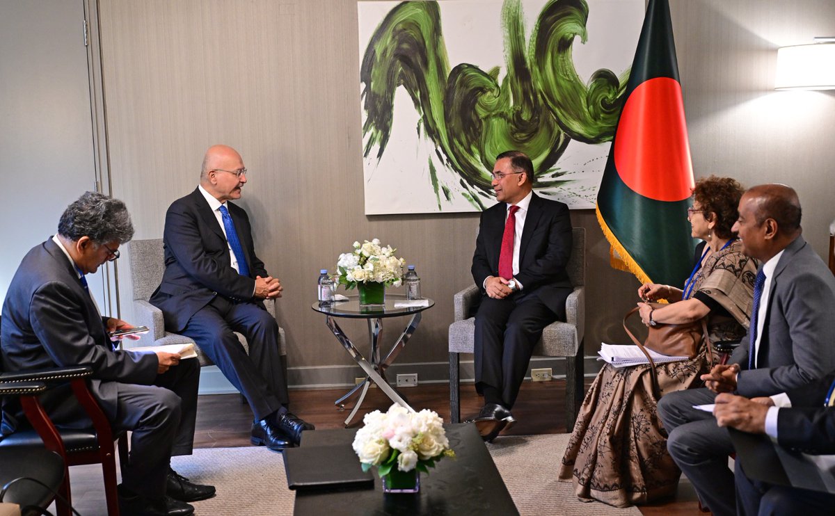 UNHCR_BGD's tweet photo. Our High Commissioner Barham Salih met Bangladesh PM @trahmanbnp in New York, thanking 🇧🇩 for hosting 1.2M+ Rohingya refugees for nearly a decade.

They discussed sustaining international support &amp; building stronger momentum towards solutions to the Rohingya crisis.

📷 PMO 🇧🇩 https://t.co/Ahfw14sg1o