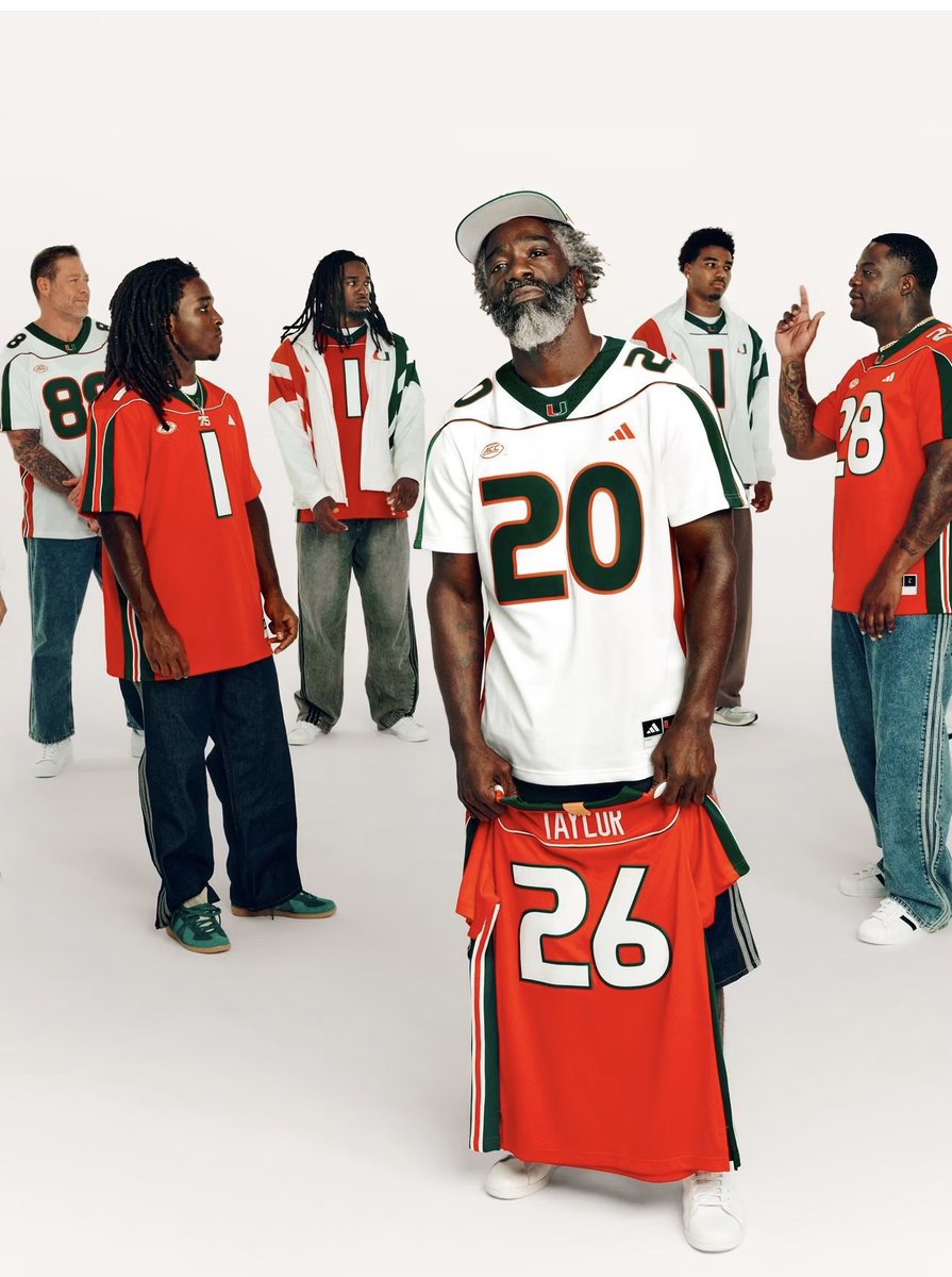 98CanesFootball's tweet photo. Shoutout to Ed Reed, Clinton Portis and Jeremy Shockey for leaving the seat empty for Sean Taylor. You are loved and you missed dearly. #RIPSeanTaylor https://t.co/TdRdSpIlXd