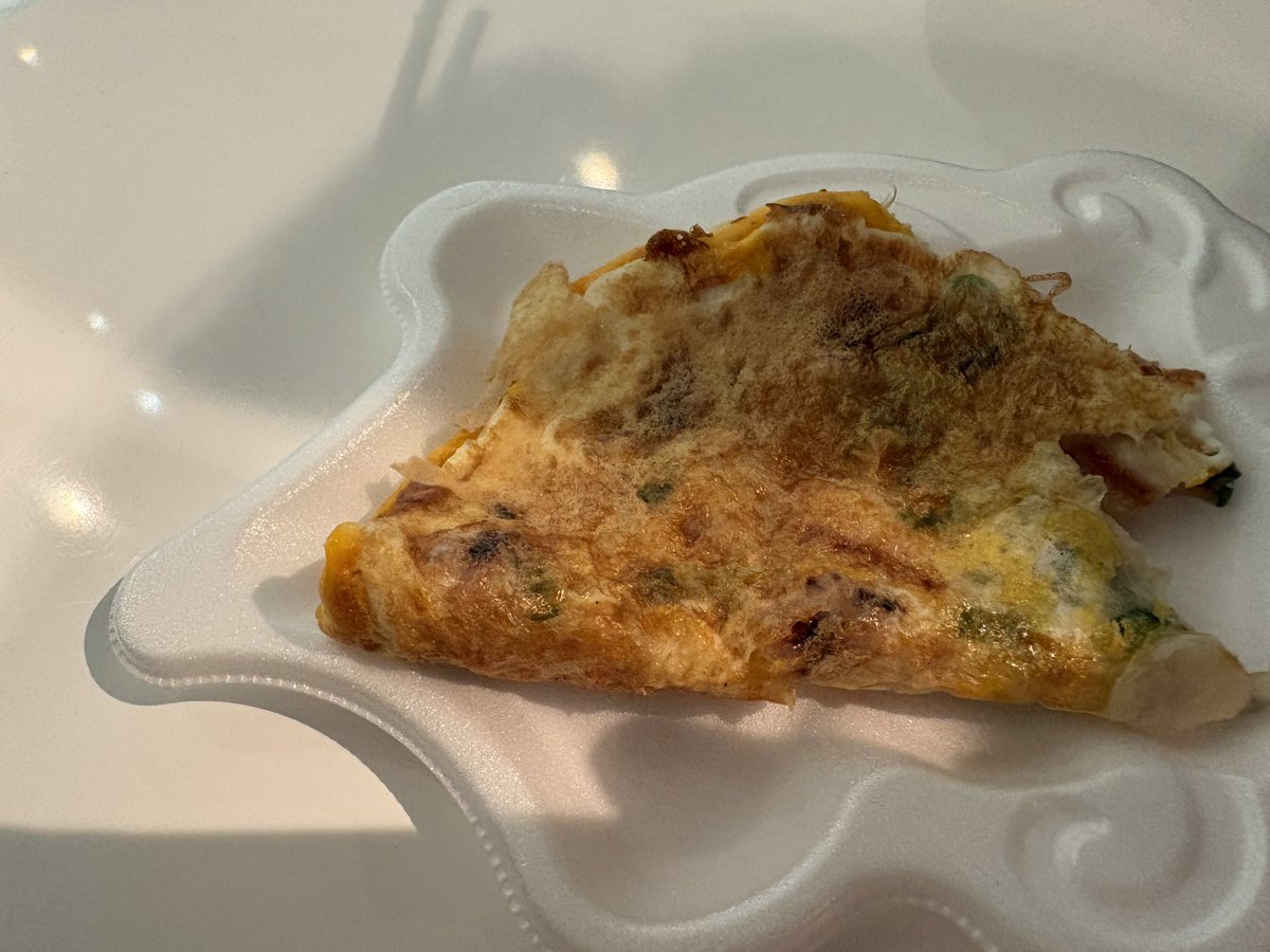 ayanon68677563's tweet photo. 神戸行く前に大阪で腹ごしらえ。イカ焼き美味しい😋

娘と一緒にアニメイトで買い物🛍️ https://t.co/K8JZ8ZaTMR