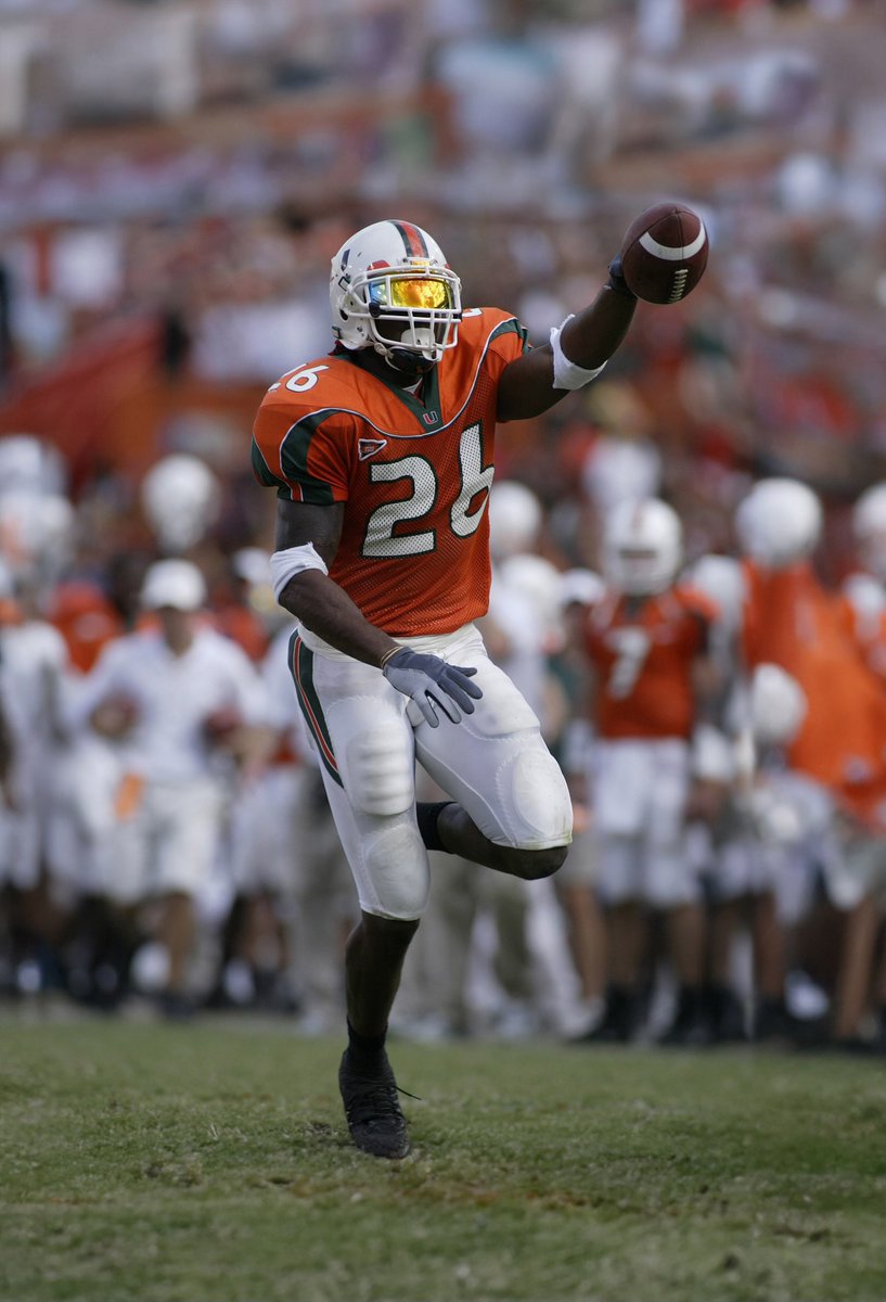 98CanesFootball's tweet photo. Empty seat for Sean Taylor #RIPSeanTaylor #26 https://t.co/kLBG9ZFWDT