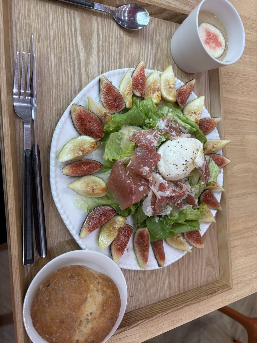 fp_miko1213's tweet photo. 今日のランチ
イチジクサラダらんち

#日進市 https://t.co/rHlSkx8zKZ