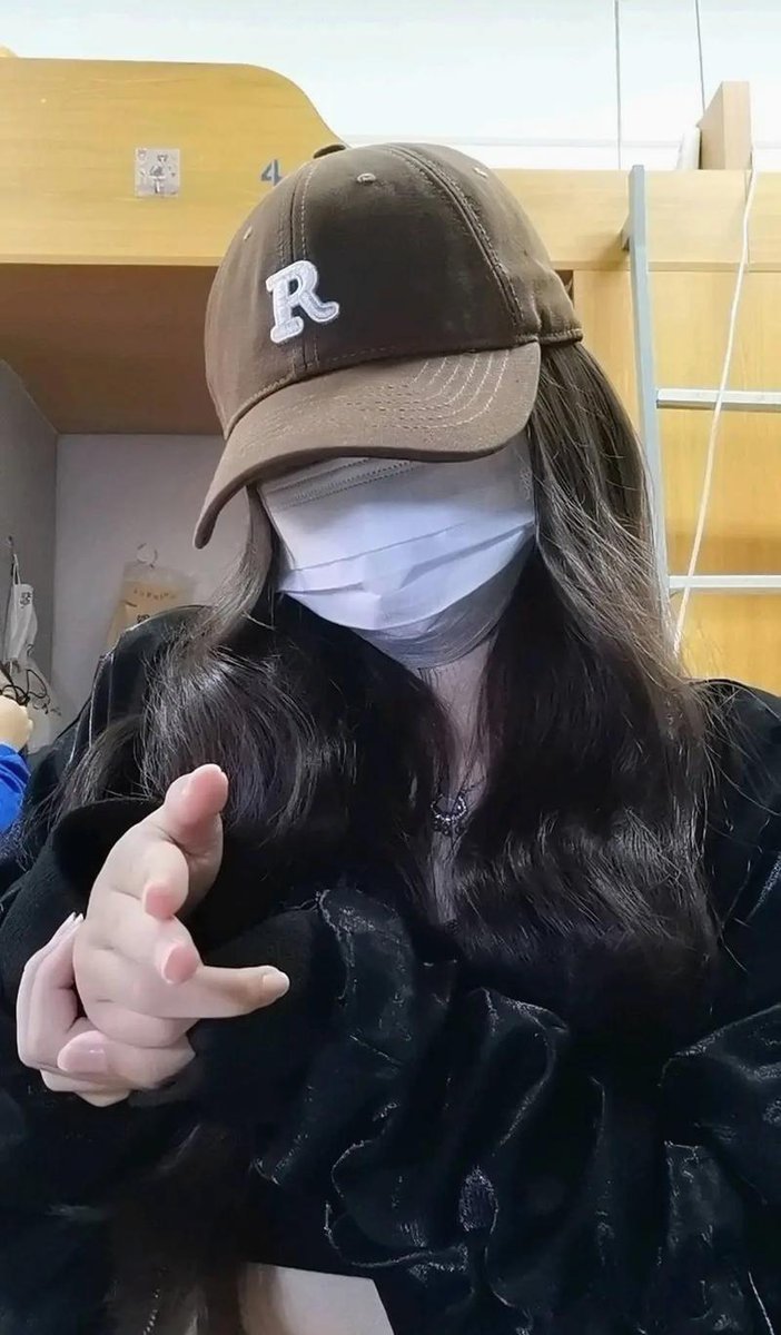 RhitabrataDG's tweet photo. 假期还留守在石家庄好无聊呀，感觉在推特上能约到石家庄本地的法友 几率几乎为零 （许愿一个法友）#石家庄 #女大 #个人 #同城 💦 🌈 🍄 🌞 https://t.co/x9Hd4jJdle