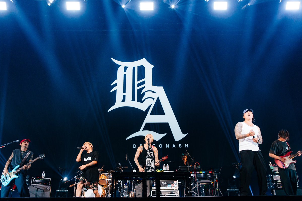 Dragon_Ash's tweet photo. 「ZASSO. ～アメ村えれふぁんと15周年～」@大阪城ホール🔥

とにかく楽しい1日でした👍

#ZASSO
photo by @YSZ_PHOTO https://t.co/5v2KBp4Pvc