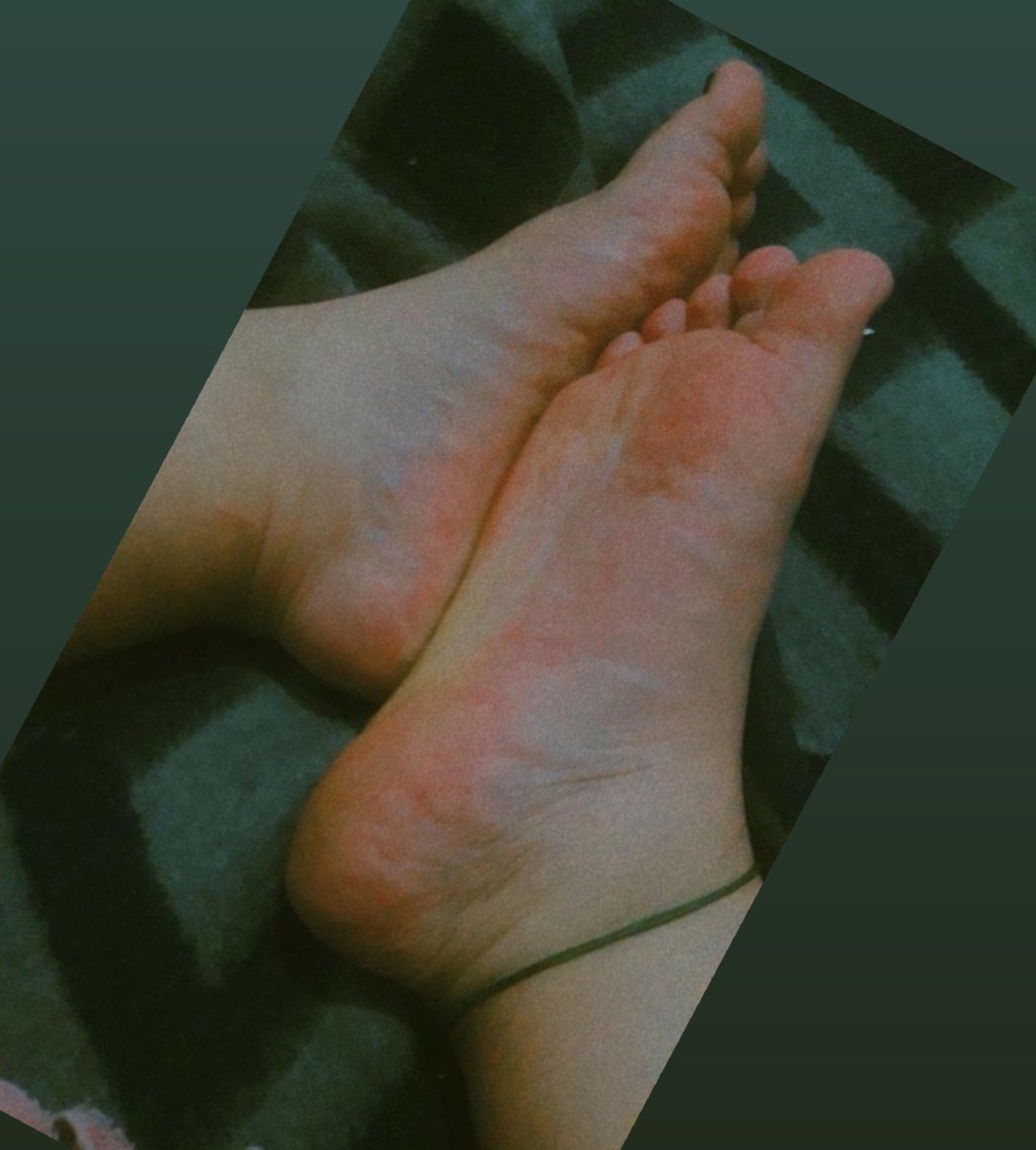 Secretodakit's tweet photo. Podo? 
Te ofereço solinhas 39 pra adorar haha 
https://t.co/eHUwKGQhTA

#podolatria #podo #fetiche  #Feet #FootCare #Pedicure #FeetPics #PrettyFeet #FootPhotography #FootModel #PedicureLovers https://t.co/TUTXvNrOUA
