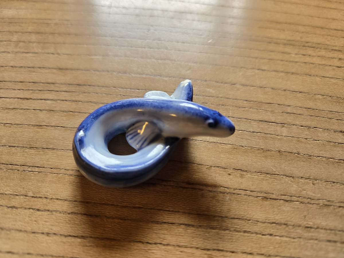 mitsu325325's tweet photo. 鰻食べたくなった
ここいつも箸置きが可愛い https://t.co/IzAonIOHM2