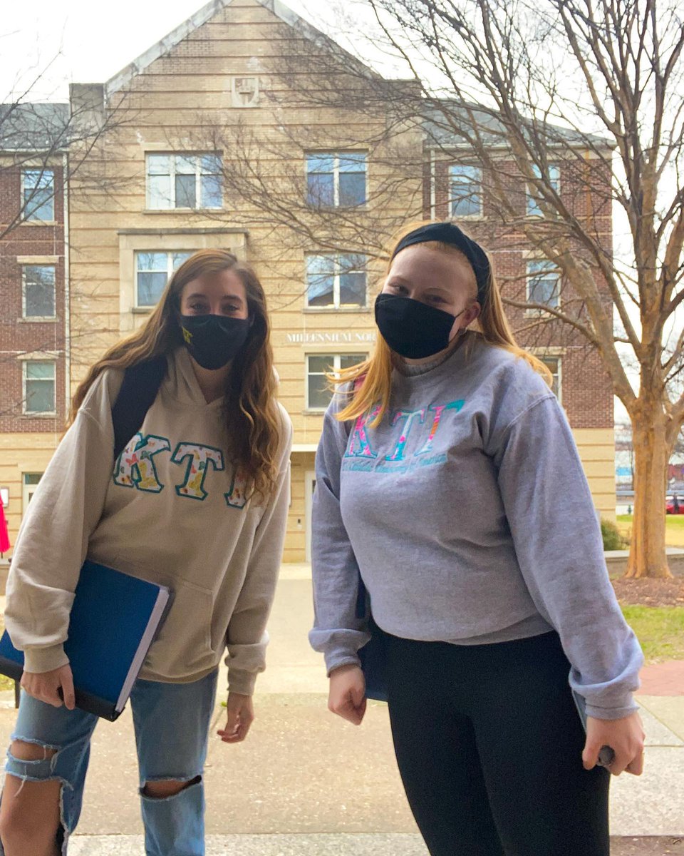 LeonorGrangfg's tweet photo. our sisters are happy to safely spend their first day of classes on campus! https://t.co/2inNm4PXvm