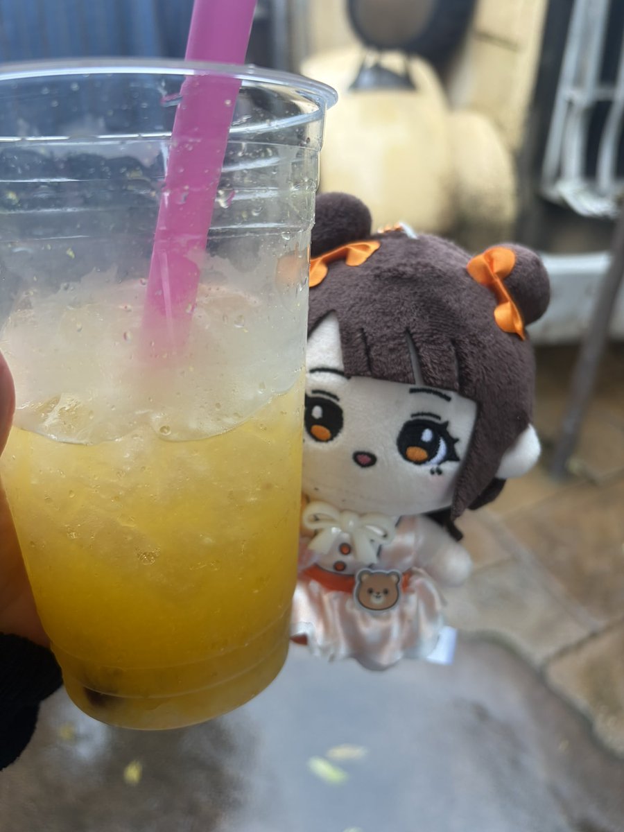 smallbear_mamu's tweet photo. @iLiFE_koguma おはよう🎶🎶ディズニーだよ❗️
マンゴーとタピオカ飲みかけのやつめっちゃ美味かった(☆ᵕ☆)
いいでしょー🤩🤩🤩🤩🤩 https://t.co/DAugGcVQPw