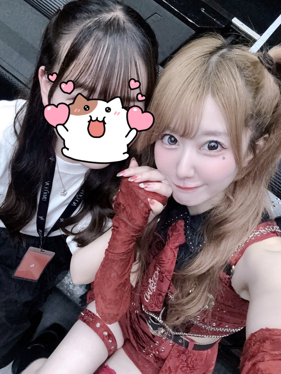 rinomero_'s tweet photo. ツアー最終日東京🗼✨おつかれ様でした！りのちゃんのパフォーマンスが1番だし、りのちゃんの隣がいちばん！🤝🏻りのちゃんのことすきになれて、よかった！ってあらためておもったよーっ😴💕Zeppツアー絶対に叶えようね✨ずっとそばに居させて〜🫂ずっしょ🍒♥️！#りののんヤッホーチャレンジ #AQ_RINO https://t.co/Z151nf6o4K