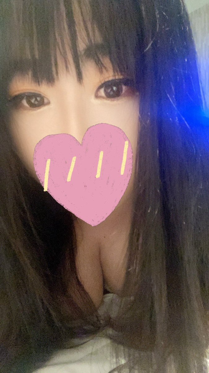 Rong3358_'s tweet photo. 剛開始在高雄的工作和生活
最近真的太忙了..
一個人什麼都必須自己做
24小時感覺都不夠用了呀！
實在不夠時間讓我拍出美美的照片
再給我一點時間吧～
#南飄小女子
#融化你的融融
#lonlon226 https://t.co/dfFPuHu6aw