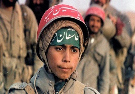 seyedeh7467's tweet photo. شهدا نشان دادند که عشق به وطن، سخنی بر زبان نیست؛ قدمی است که با جان برداشته می‌شود.
#قهرمان_من
#قهرمانان_درمیان https://t.co/yRXYI486gq