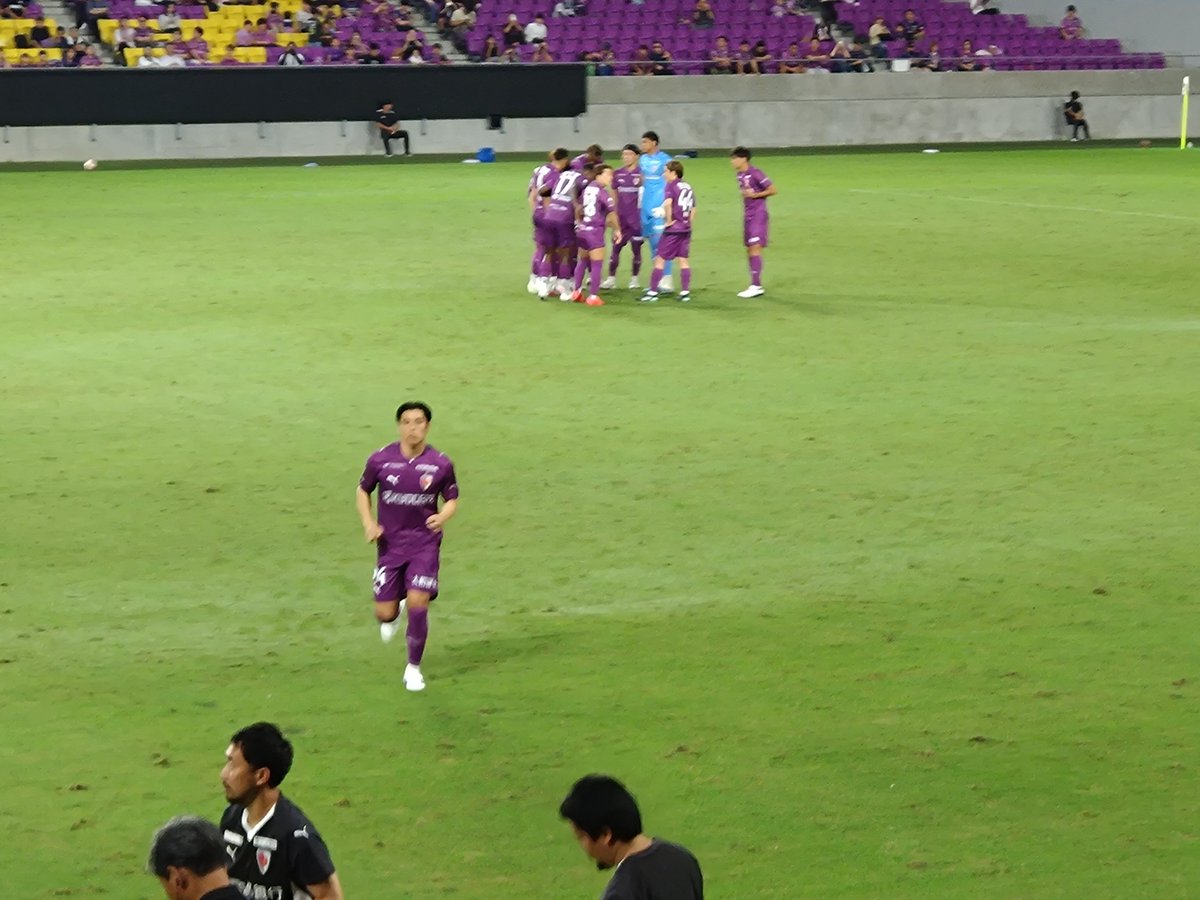 murasa_kirara's tweet photo. ブラウブリッツ秋田サポーター皆様、貴方たちが信じて送り出した諸岡裕人選手、J1クラブデビューです。 #ブラウブリッツ秋田 #諸岡裕人  #天皇杯 #京都サンガ #sanga #紫に染まりきれ https://t.co/D6rAkAkPOQ