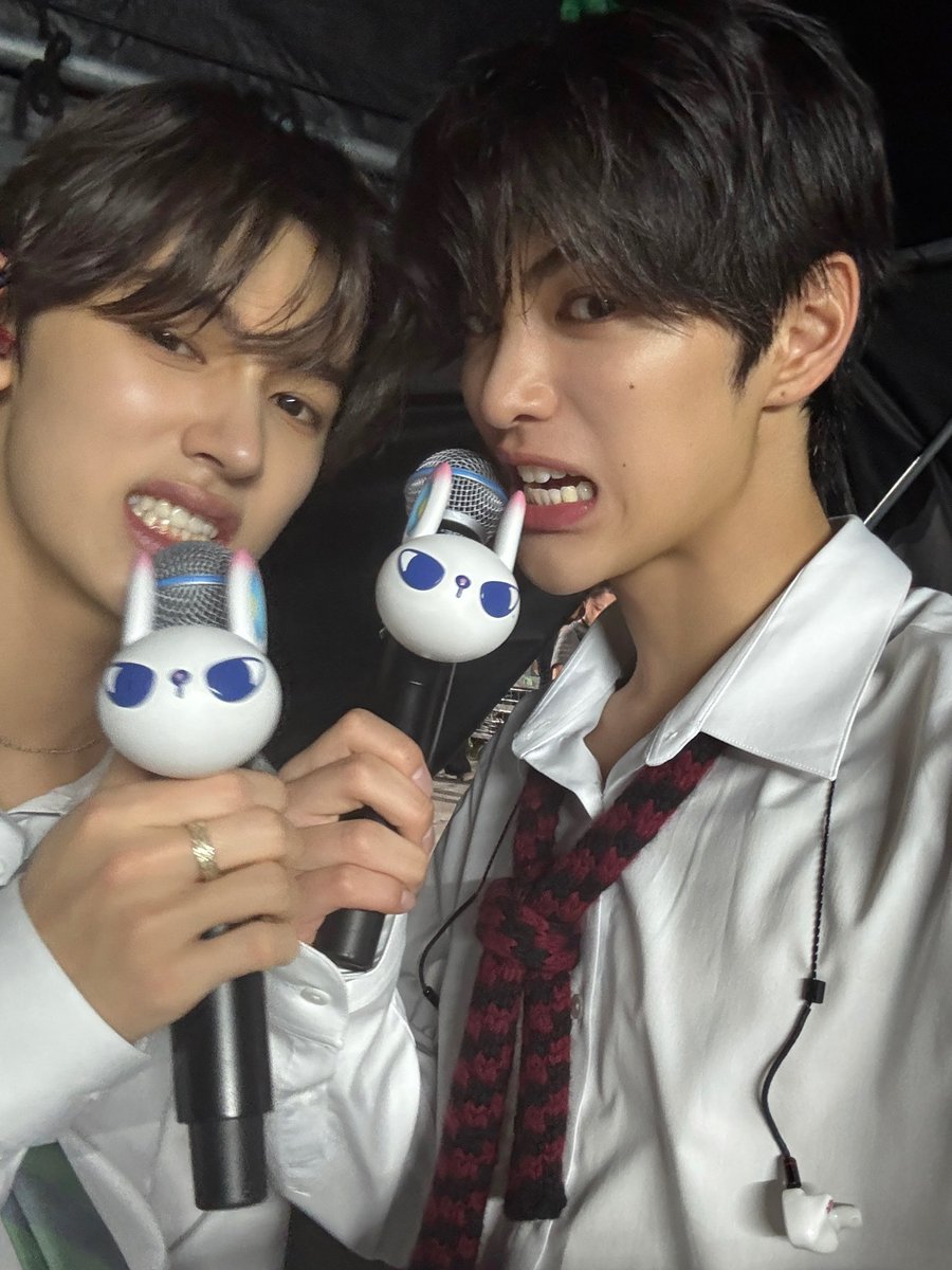 ddush99's tweet photo. 엄앤안엠씨또하자 😭😭😭😭😭😭 https://t.co/iQMdZPHtKE