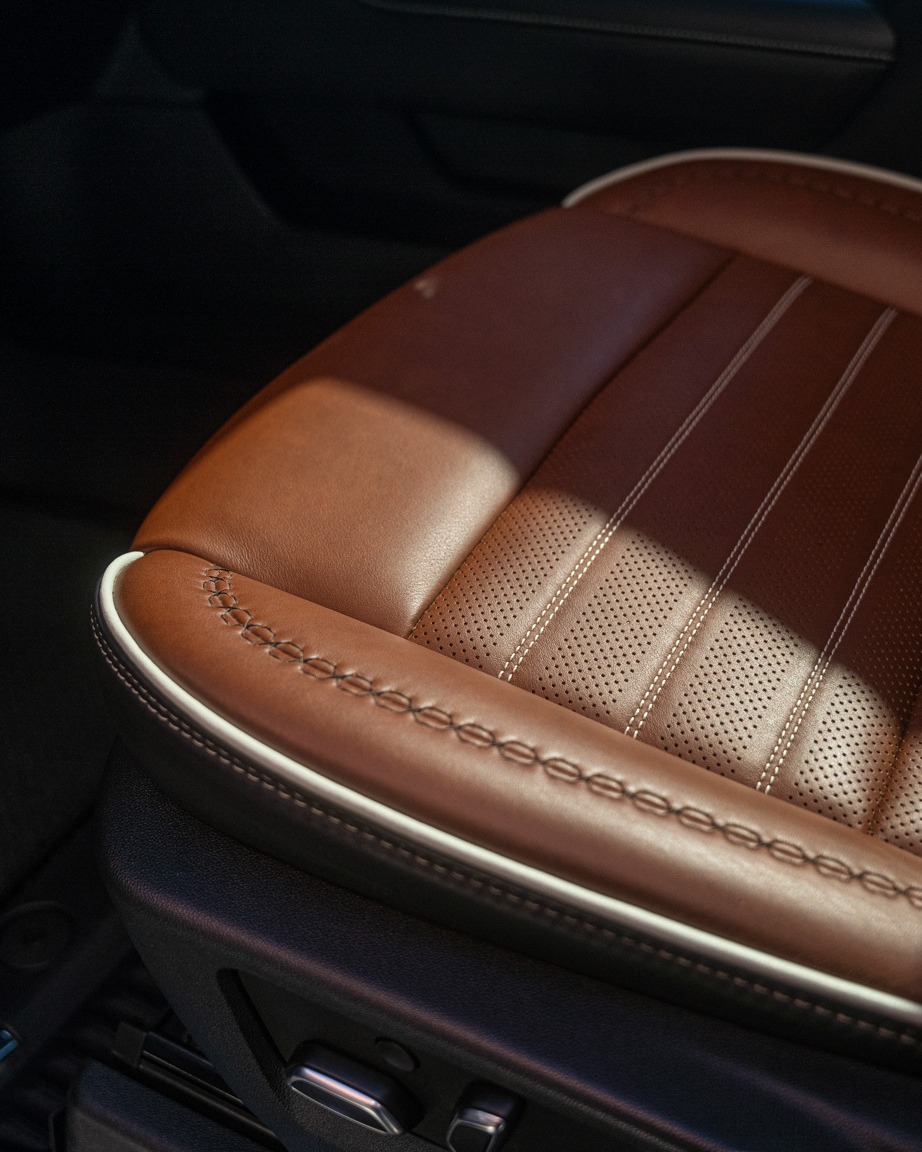 RonniEhlyxreg's tweet photo. Your interior needs protection too. Leather, cloth, carpet, Alcantara—we’ve got it covered. Protect it before it’s too late. Call today. https://t.co/JCORA3Hht6