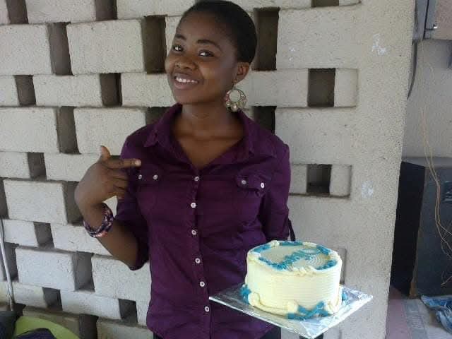 dimmakilishi's tweet photo. This was me in 2012 when I delivered cake to my customer. 

I was a baker, I baked cakes, meat pies, etc but I was more popular with my meat pies.

The meat pie took me to places, people didn’t let me rest especially Christmas period because of end of the year party. 

I remembered when I baked for 1000 people in the popular main market Onitsha. I would bake by 4am and by 7am, I will be sold out because I targeted bankers and students. 

I don too hustle for this life before God opened my chapter in 2023. 

Now I run a big kilishi brand and other products where people earn too. 

Power of consistency, I constantly show up since I started business. 

I have not gotten to where I want but God has been faithful. 

Do you still want to give up?