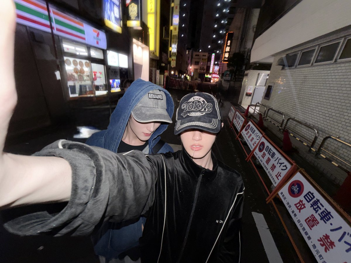 Xtoreofficial's tweet photo. また日本に行きたくなった〜！
早く日本のソブリに会いたいです！🥹🤍

#ソディエク
#ヨントン
#XODIAC
#VideoCall 
#XTORE https://t.co/IgcngYS937