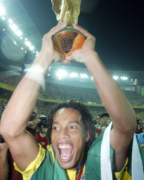 The_RedsIndo's tweet photo. Punya Piala Dunia✅
Dikenal tukang sayur✅ https://t.co/Oar1Qj5uiG