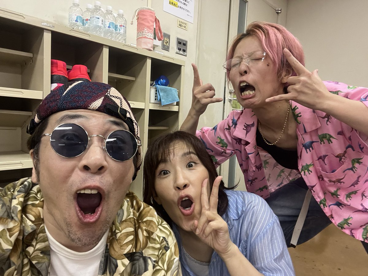 narutoro18's tweet photo. 成瀬ダンス部、部外活動〜。
office Knightさんの公演のオープニング映像にダンサーとして出演します！
踊ってるウチらをみつけ見つけたってください。楽しかった〜♪ 
ありがとうございました！！

#成瀬ダンス部 
#ダイエンカイ https://t.co/znRAyK6zgj
