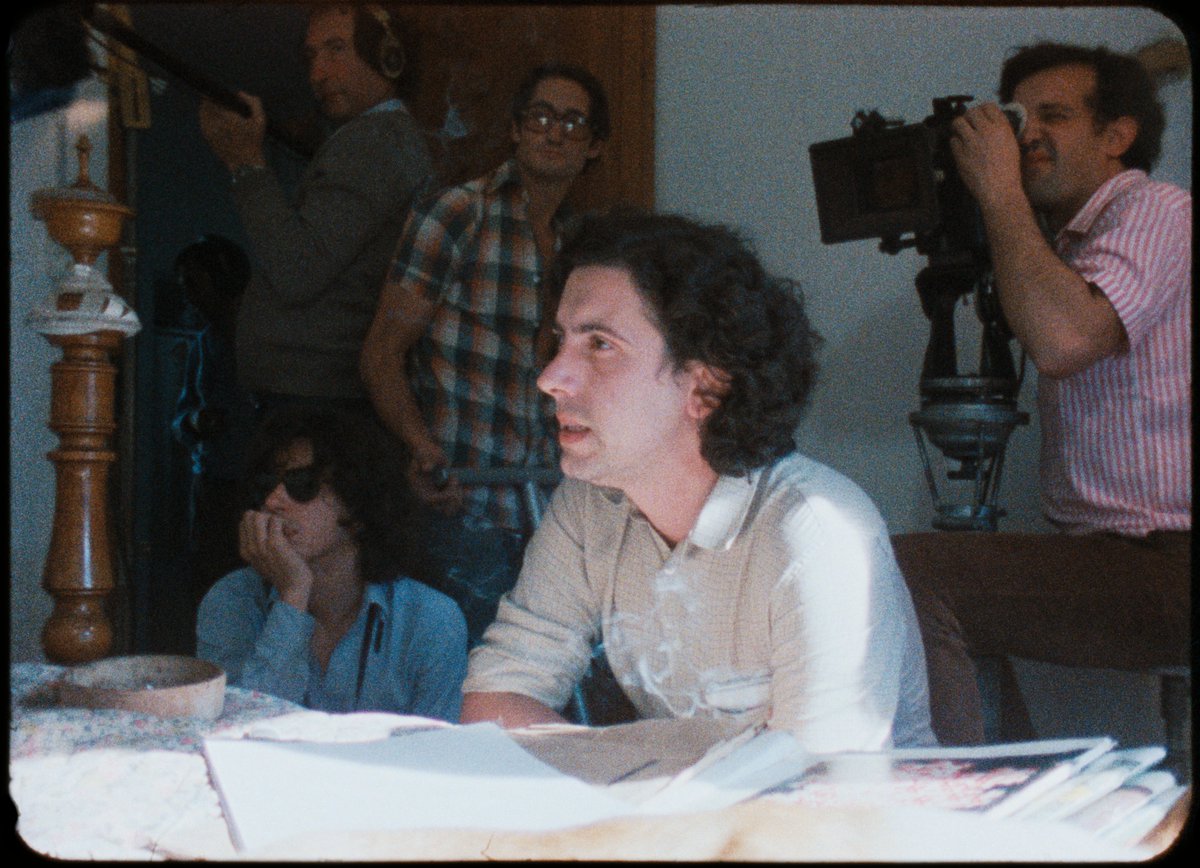 LosIlusosFilms's tweet photo. FERNANDO TRUEBA presentará su "comedia didáctica" CHICHO o MIENTRAS EL CUERPO AGUANTE, para celebrar su reestreno en salas 44 años después.
VIERNES 25 en el CINE ESTUDIO CÍRCULO DE BELLAS ARTES, a las 22h.SÁBADO 26 en los cines GOLEM, a las 20:15

Distribuida por @LosIlusosFilms https://t.co/OZNq37nvnD