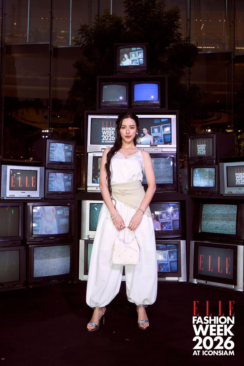punpreedee's tweet photo. 🫶🏻💖

PUNPREEDEE AT EFW2026 

#ELLEFashionWeek2026
#EFW26ATICONSIAM 
#พีพีปุญญ์ปรีดี #punpreedee https://t.co/xJwmLW5mra