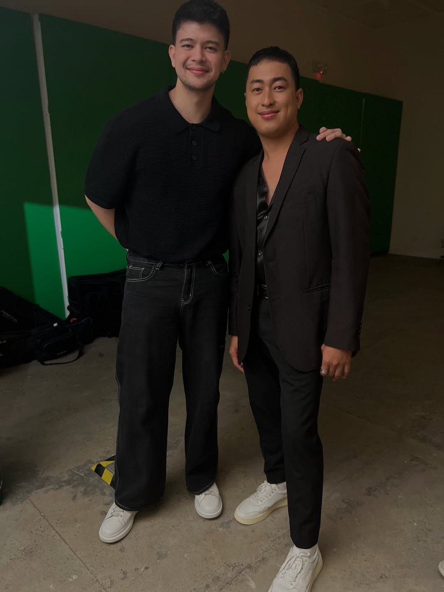 samejhoe's tweet photo. A touch of refinement for Mr.Rayver Cruz.
Clean,polish and ready for spotlight.π₯
#RayverCruz
IG:ericdeo_20
https://t.co/xSujRmPGcQ https://t.co/PpW8ZVGbw2