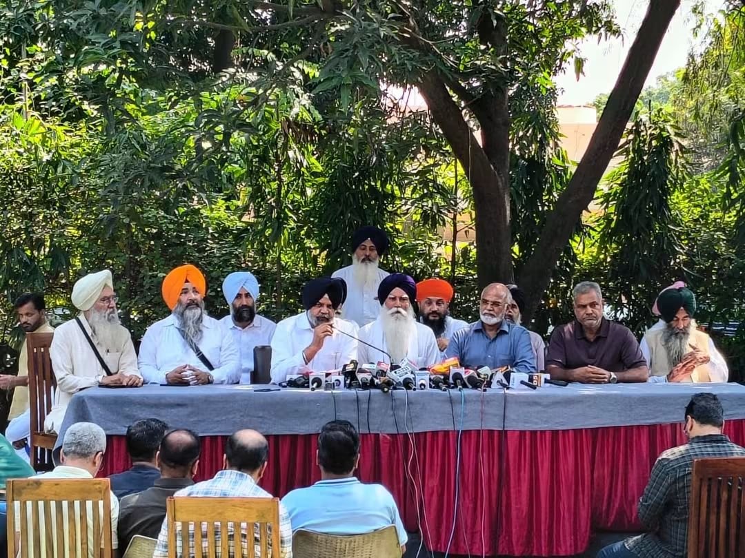 jasveermuktsar's tweet photo. ED ਦੇ ਸਾਬਕਾ ਅਫ਼ਸਰ ਨਿਰੰਜਣ ਸਿੰਘ, ਸਾਬਕਾ DSP ਬਲਵਿੰਦਰ ਸਿੰਘ ਸੇਖੋਂ ਅਕਾਲੀ ਦਲ ‘ਵਾਰਿਸ ਪੰਜਾਬ ਦੇ’ ਵਿੱਚ ਹੋਏ ਸ਼ਾਮਿਲ

#punjabpoltics https://t.co/UyYAMNss0V