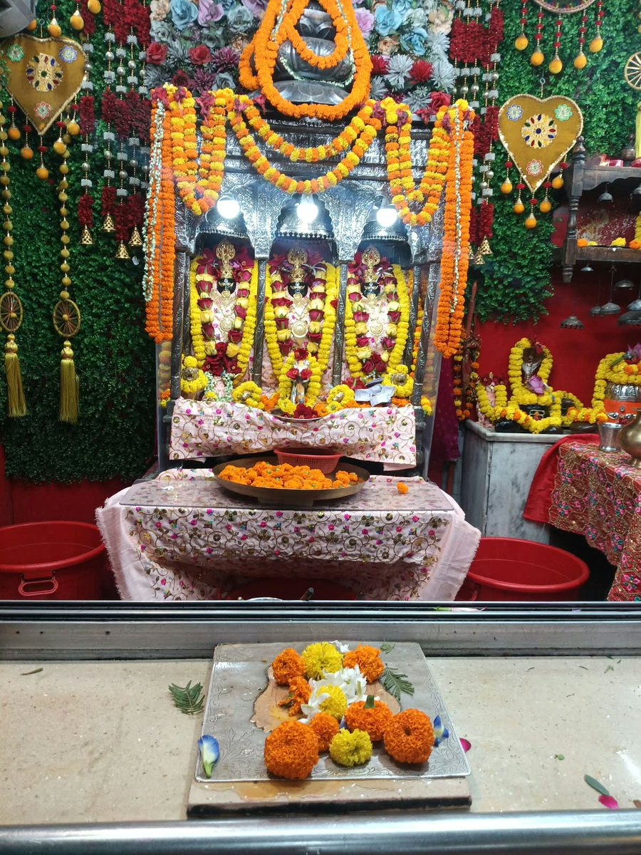skpandayhhn's tweet photo. सर्वमङ्गलमाङ्गल्ये शिवे सर्वार्थसाधिके।
शरण्ये त्र्यम्बके गौरी नारायणि नमोऽस्तुते॥ 🙏🚩 https://t.co/xbe3CAXeqR