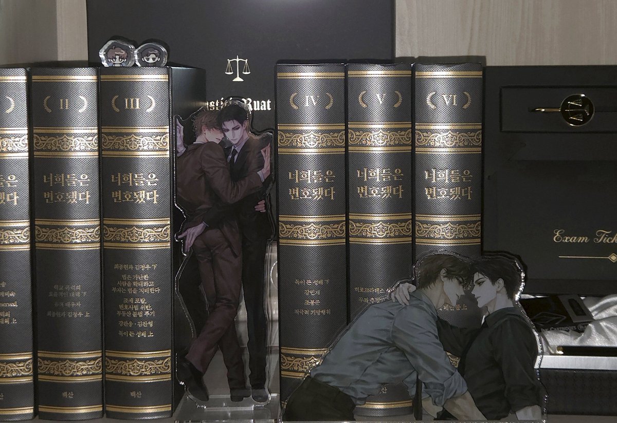 Zero_Q_0q's tweet photo. 변호됨 종이책 2부 세트 나온 기념으로 #RT추첨 1분께 강차 낑겨 아크릴 보내드릴게요!

예약구매⚖️
https://t.co/Pk8LT54ck0 https://t.co/WJKt25QlID