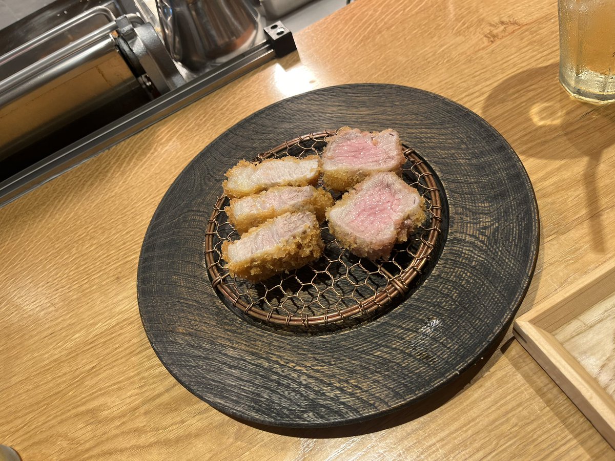 crystalcarmin's tweet photo. お昼ご飯に満足して狩猟音楽祭行かずに帰るとこだったよ https://t.co/0enyJuWOk0