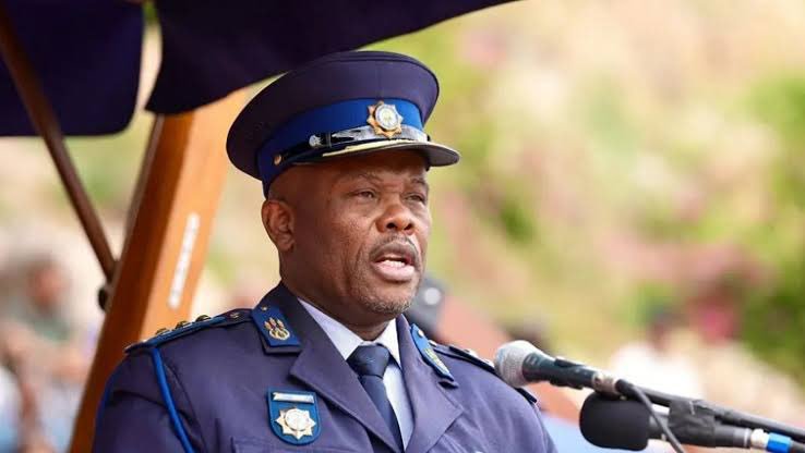 SaviourUmoh18's tweet photo. 59-year-old South African deputy police commissioner Shadrack Sibiya charged over alleged grooming of 16-year-old girl, r@pe of 18-year-old woman and h¥man trafficking https://t.co/6dtVxf6Syr