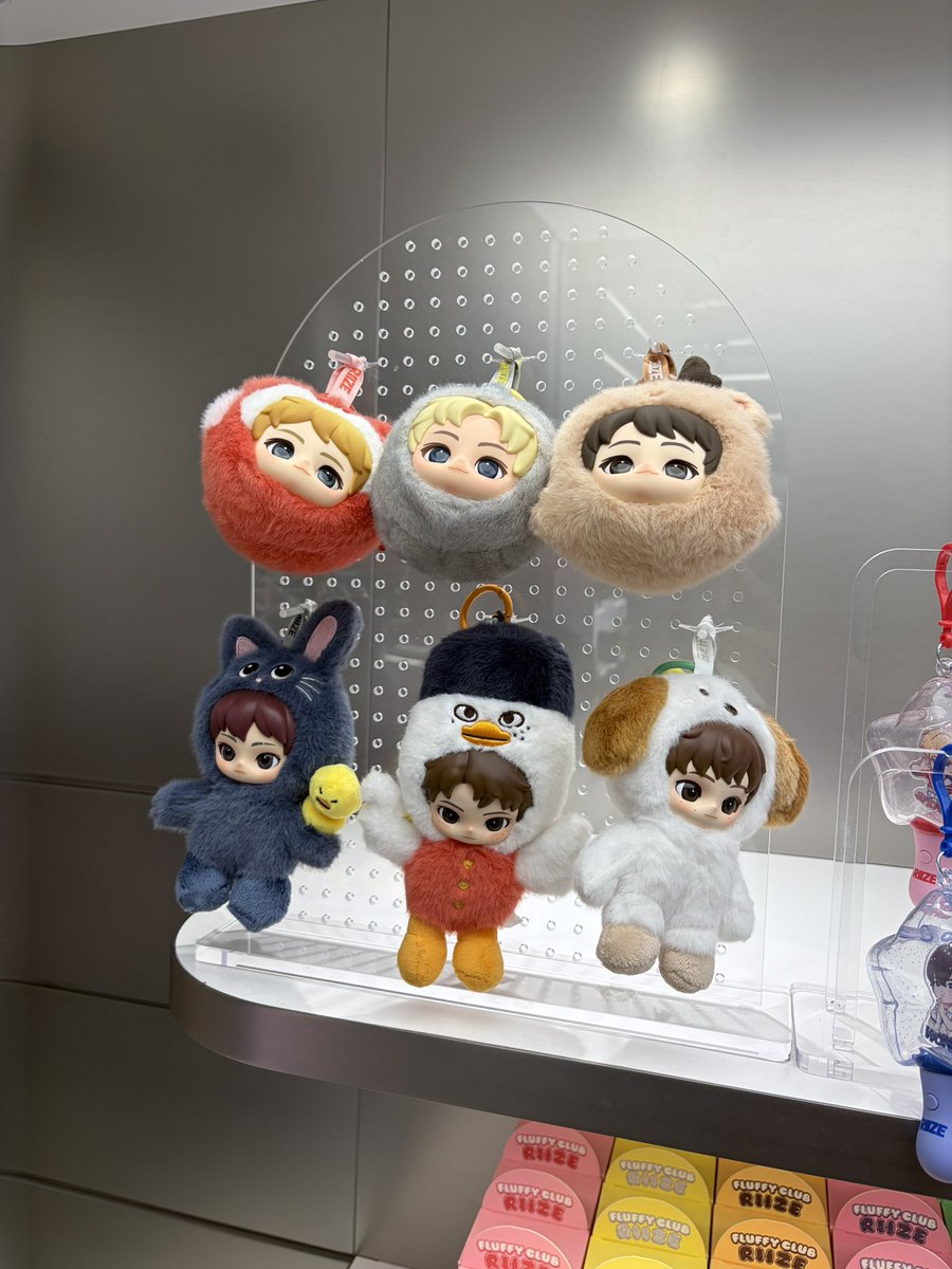 mxcrepeer's tweet photo. popmart x riize ada yang mau? cuma bisa bawa dikit #popmart #riize https://t.co/GoXrjYBXHz