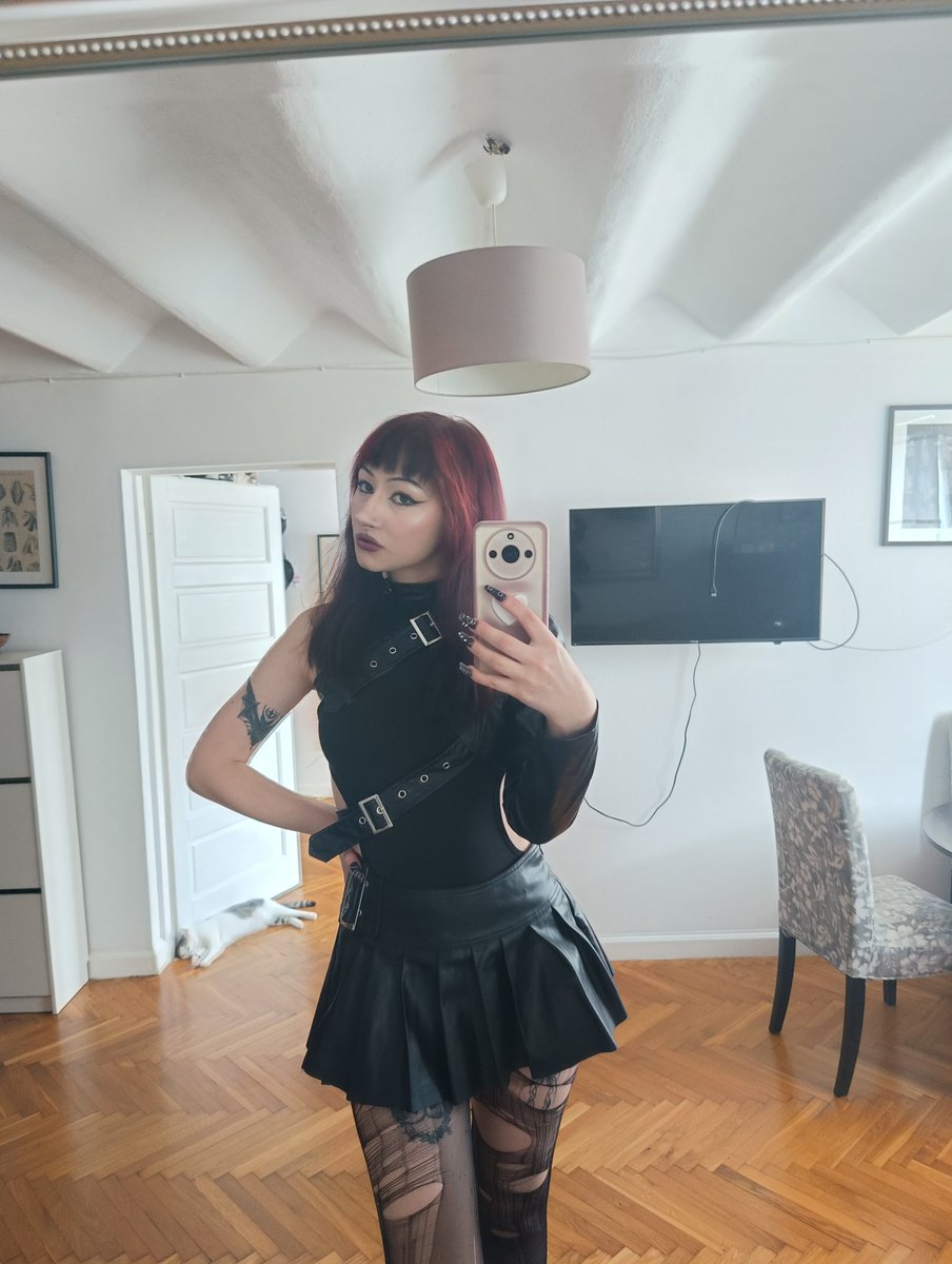 graveyardnymphh's tweet photo. me and my personal arcana https://t.co/8aoztfrAEV