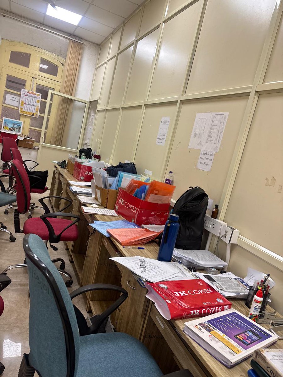 cruhgoa's tweet photo. Under #SwachhataHiSeva (SHS) 2026 – Special Campaign 6.0,the Clinical Research Unit (Homoeopathy),Goa, conducted a cleanliness drive on 21/09/2026.Officer In-Charge’s cabin, Pharmacy, SRF/JRF work tables &amp; office spaces were cleaned, organized and decluttered.🇮🇳#SpecialCampaign6 https://t.co/qrvrPKNf4A