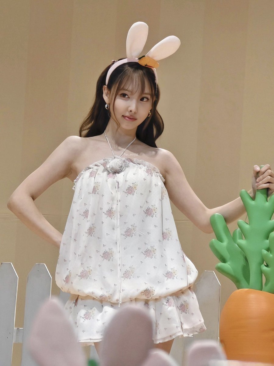 babyblue_0922's tweet photo. 260920🐰🥕
#NAYEON #ナヨン #나연 #TWICE #트와이스 https://t.co/2oVILvbeRR