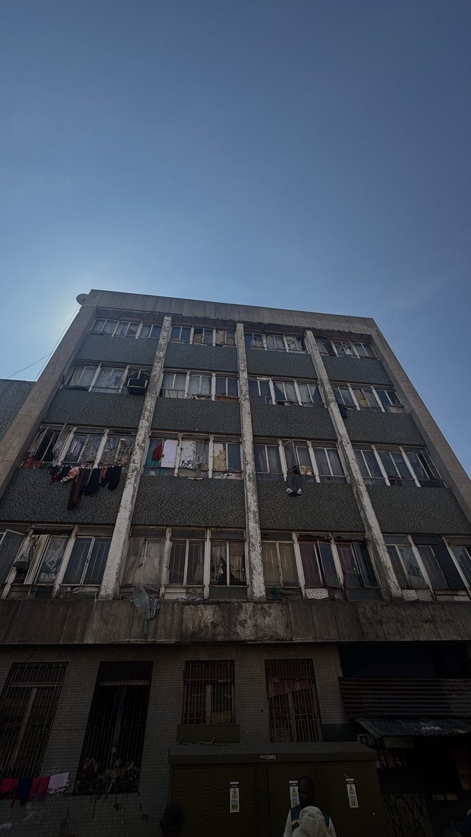 ndasheii's tweet photo. HAPPENING: 5 suspected hijacked buildings in Joburg’s inner city face power cuts this morning over more than R5m in unpaid City Power bills.

City Power says the latest operation is aimed at enforcing payment &amp; recovering millions in outstanding revenue.

#YNews https://t.co/0vHikyEaBW
