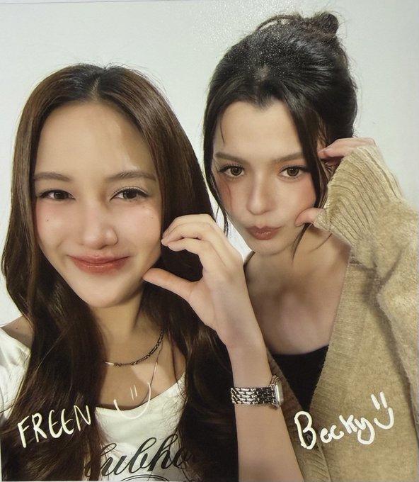 JoySa51588's tweet photo. 🤍🤍🤍
#srchafreen‌ #beckysangels‌ 
#FreenBecky‌ 

4E OUR INFINITE MOMENTS
#4ElementsInfiniteBonds https://t.co/ylTGsANsgx