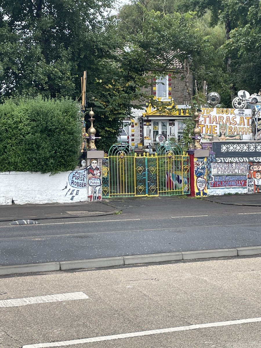LambLex's tweet photo. Glasgow’s real temple to outsider art https://t.co/uli7Subexv