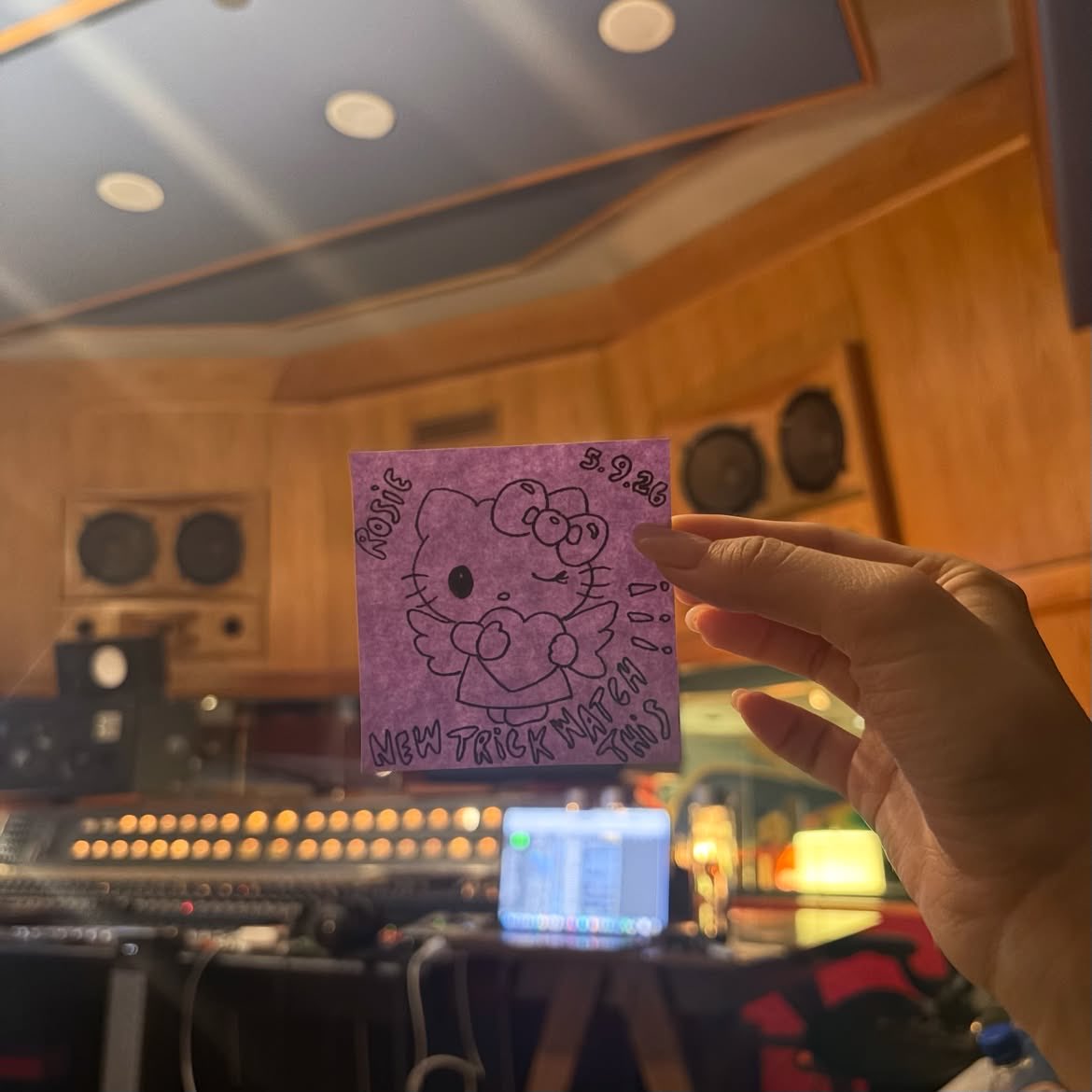 RoseGlobalUnion's tweet photo. ig update from ROSÉ 
2026.09.23

“match made in new york once upon a timey 😉 artwork by miss @.amyallen”

🔗 https://t.co/PUCbxWmlwR 

KEEP STREAMING NEW TRICK 
NEW TRICK FIRST WEEK
#ROSÉ_newtrick #ROSÉ https://t.co/agV3rSbJ4D