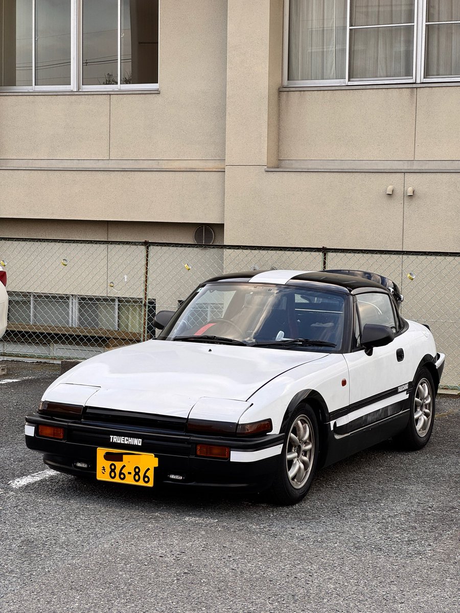 YKoni86's tweet photo. トレチーノver.9、なんとか完成…
過去イチビミョーな出来💦

遠目に見る分には良くなったけどなぁ😂
どーしよー今さら元に戻せねーし😭 https://t.co/ZyHw74yr3d