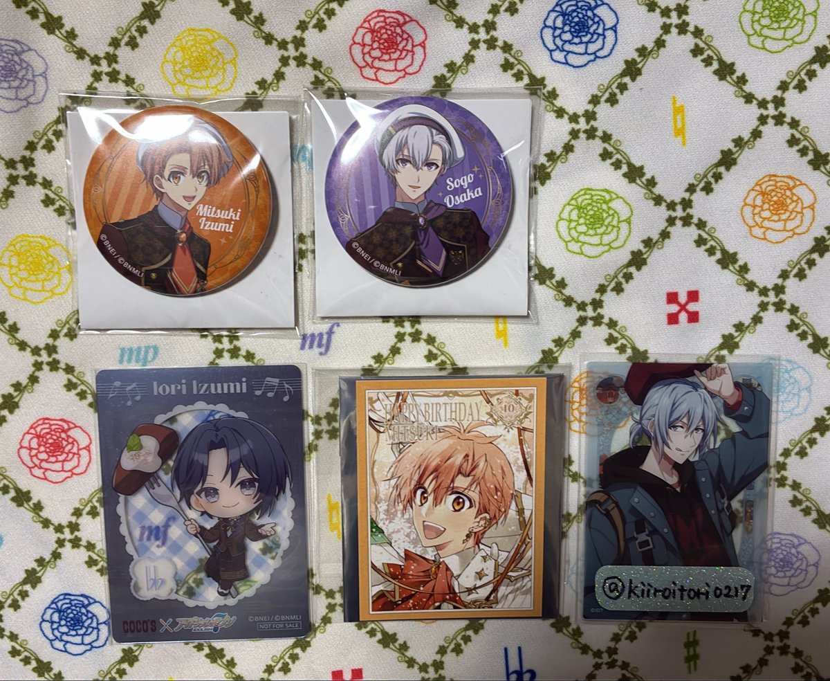 kiiroitori0217's tweet photo. 【交換】アイナナ 16STAR SIGNS アソビストア 特典 ビジュアル カード ココス缶バッジ　第二弾クリアカード

【譲】一織 三月 壮五
【求】大和

10/3渋谷11時頃 ツイフィ場所お手渡し＞郵送希望です🙇‍♀️別ツイ👓缶バッジと合わせてよろしくお願いいたします。 https://t.co/bRsgXcMTmZ