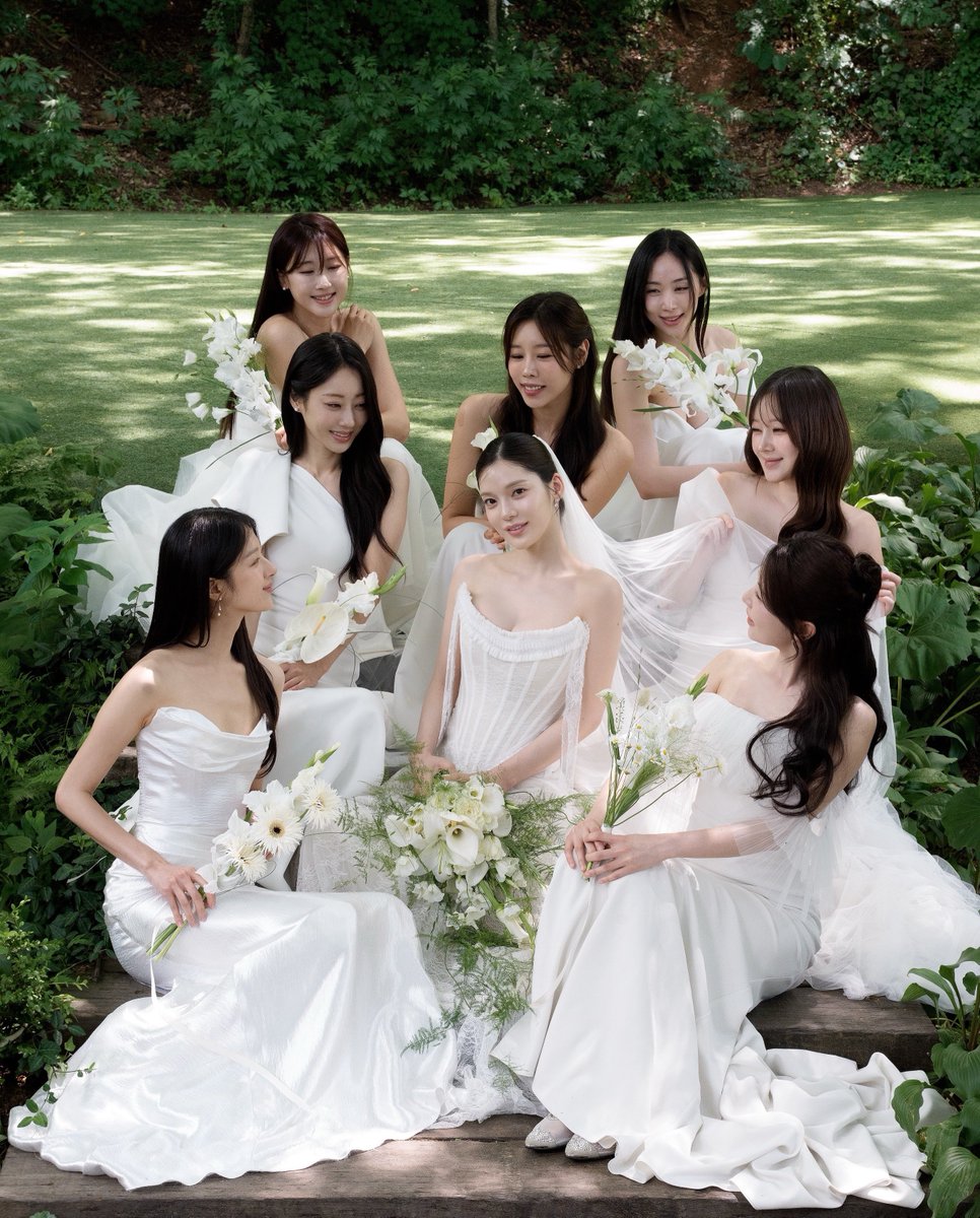 DreamersRadioID's tweet photo. #9MUSES (Nine Muses) members gathered for a special bridal shower in honor of Cho Gabin (formerly Sojin). 

Member Kyungri posted photos of the group in coordinated white dresses on September 23, affectionately calling Gabin "Our beautiful October bride, one of the muses.🤍" 

Gabin will officially tie the knot with musical actor Hwang Min Soo this October following a four year relationship.