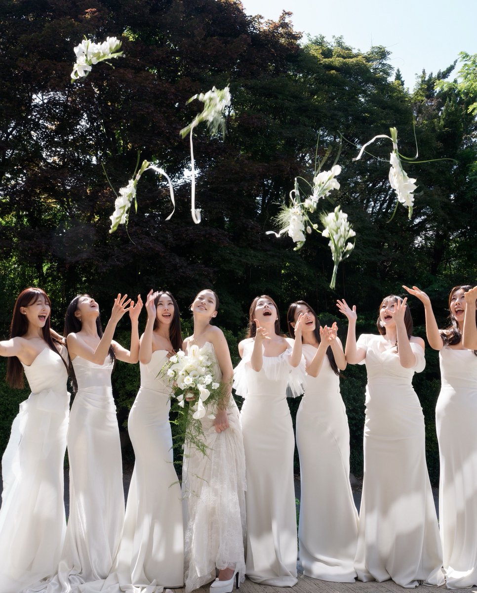DreamersRadioID's tweet photo. #9MUSES (Nine Muses) members gathered for a special bridal shower in honor of Cho Gabin (formerly Sojin). 

Member Kyungri posted photos of the group in coordinated white dresses on September 23, affectionately calling Gabin "Our beautiful October bride, one of the muses.🤍" 

Gabin will officially tie the knot with musical actor Hwang Min Soo this October following a four year relationship.